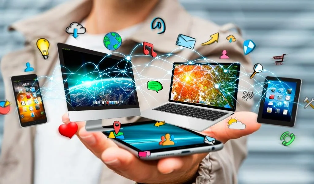 En este curso, los participantes explorarán los fundamentos de la tecnología moderna y su impacto en la vida cotidiana, el entorno laboral y la sociedad. A través de una combinación de teoría y práctica, los estudiantes aprenderán sobre los principales avances tecnológicos, el uso responsable de herramientas digitales, y cómo aplicar soluciones tecnológicas para resolver problemas reales.
¡¡QUE ESPERAS, UNETE YA !!